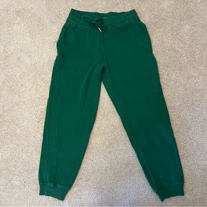 LULULEMON SCUBA JOGGER GREEN